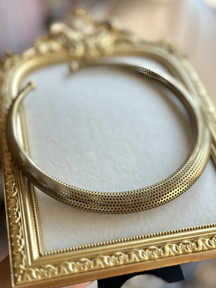 Mosazný náhrdelník