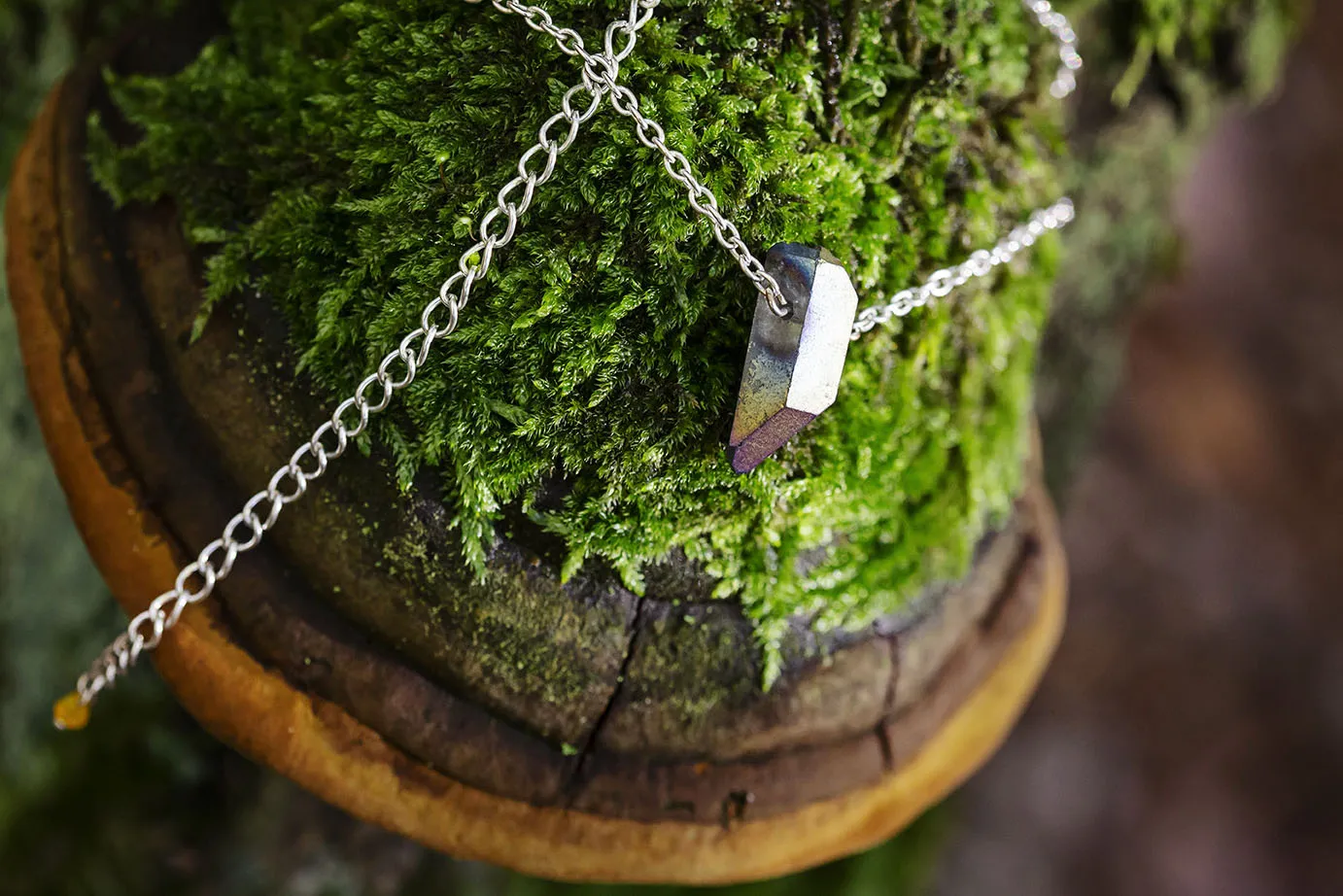 Náhrdelník s křišťálem