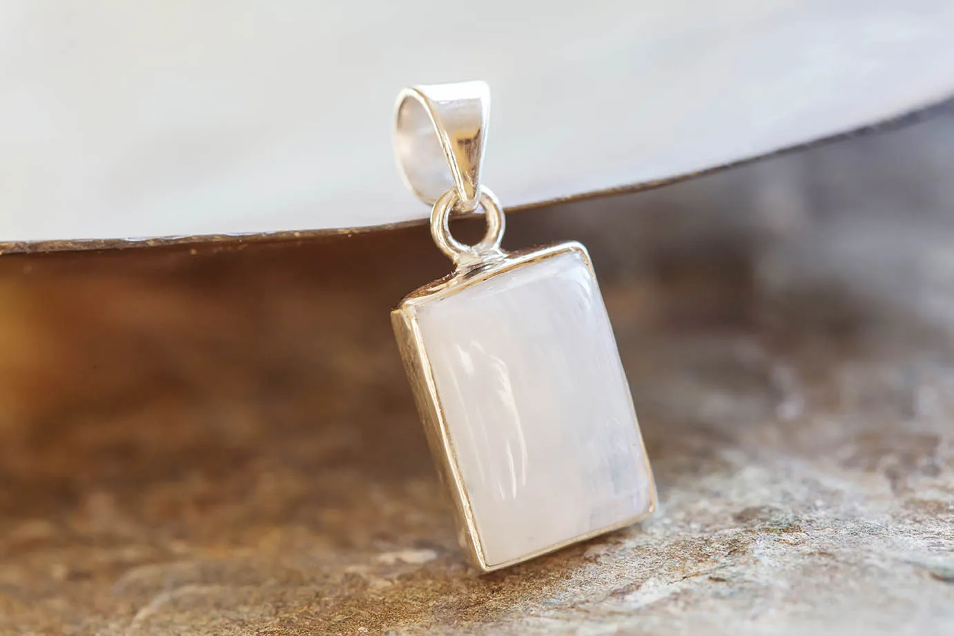 Přívěsek měsíční kámen