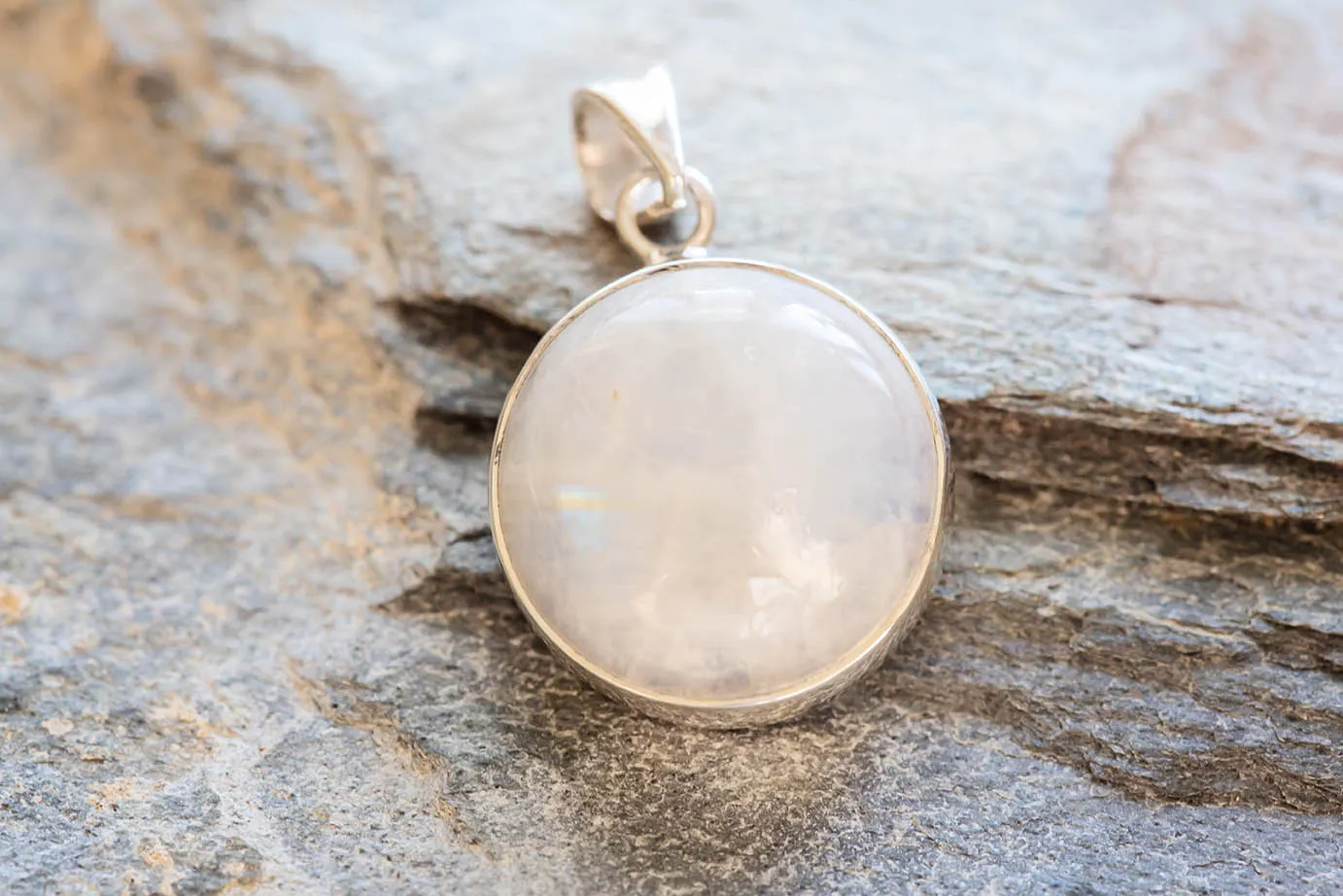 Přívěsek měsíční kámen