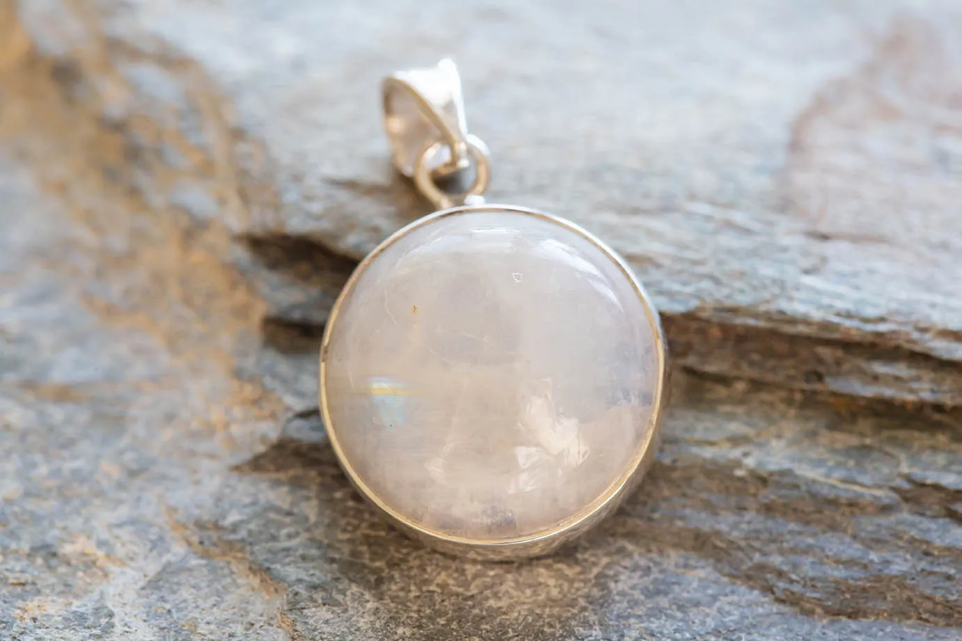 Přívěsek měsíční kámen