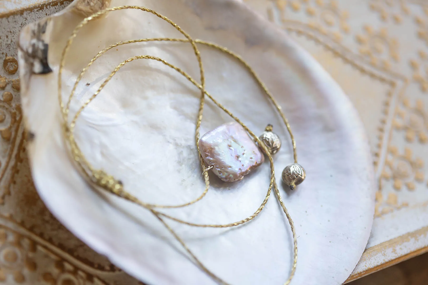 Náhrdelník s perletí