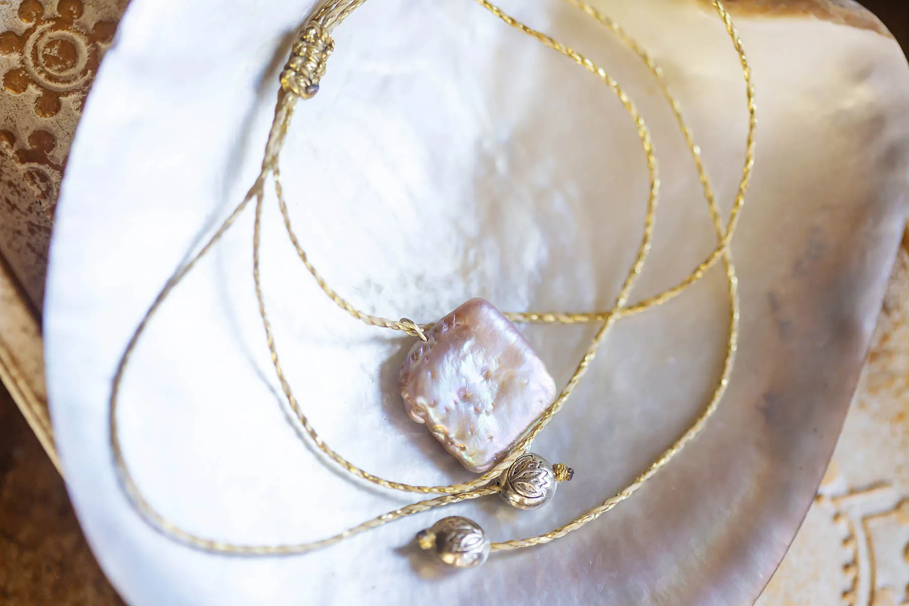 Náhrdelník s perletí