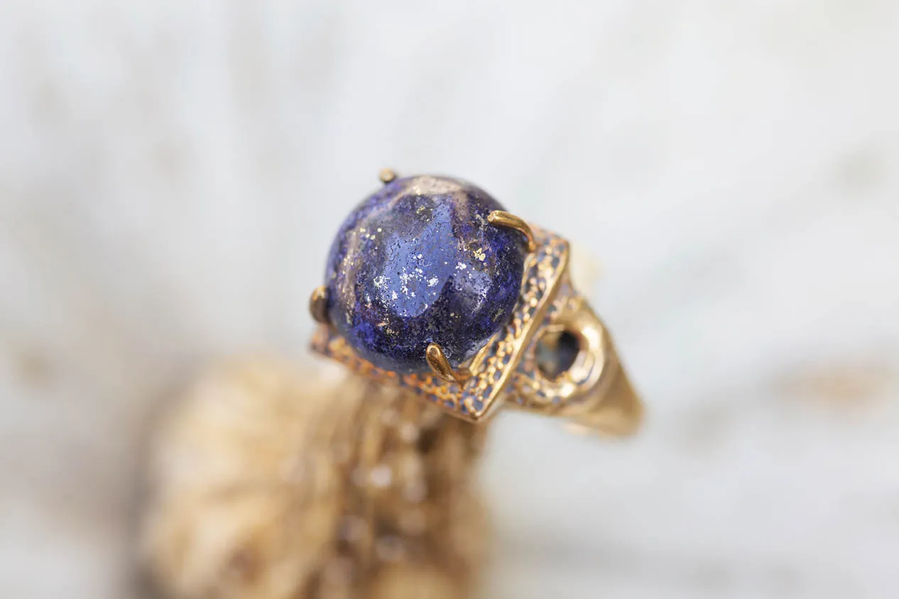 Prsten s drahokamem - Růženín