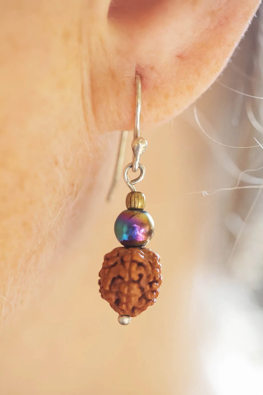 Náušnice s rudrakshou a hematitem