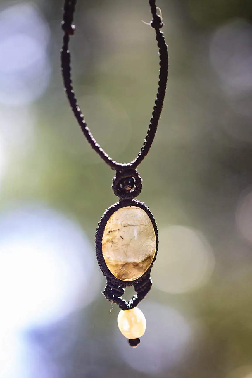 Náhrdelník s perlou a labradoritem
