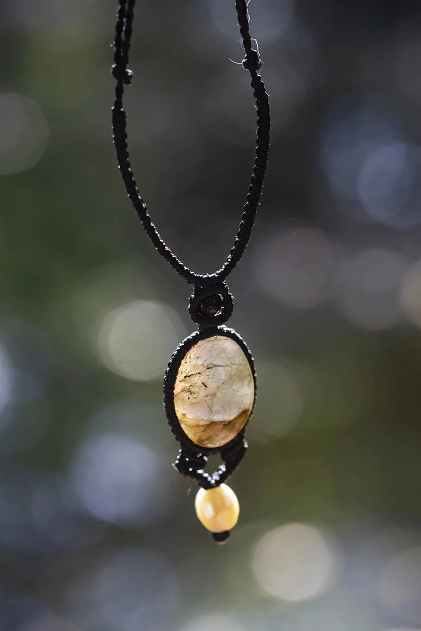 Náhrdelník s perlou a labradoritem