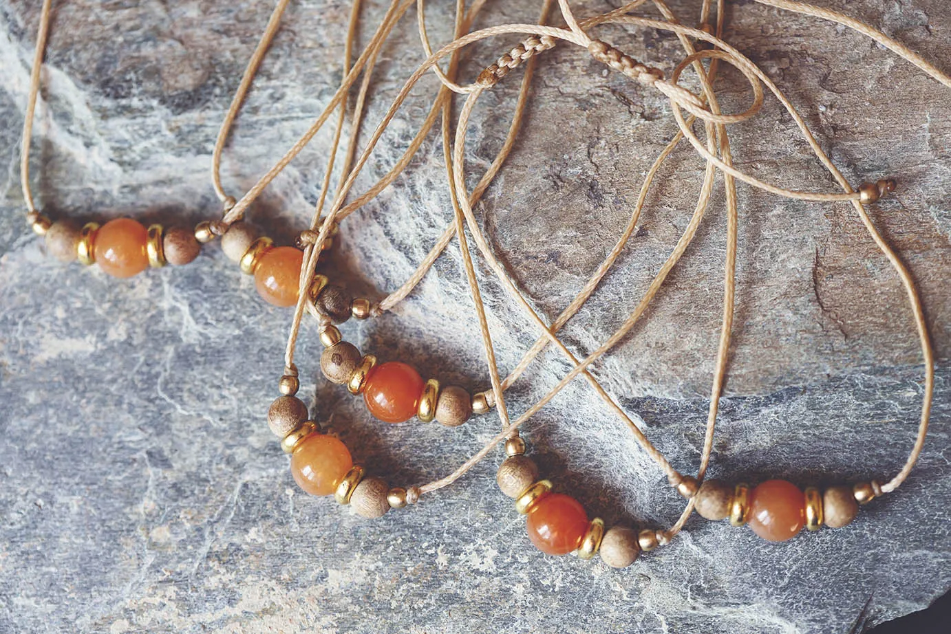 Náramek s karneolem