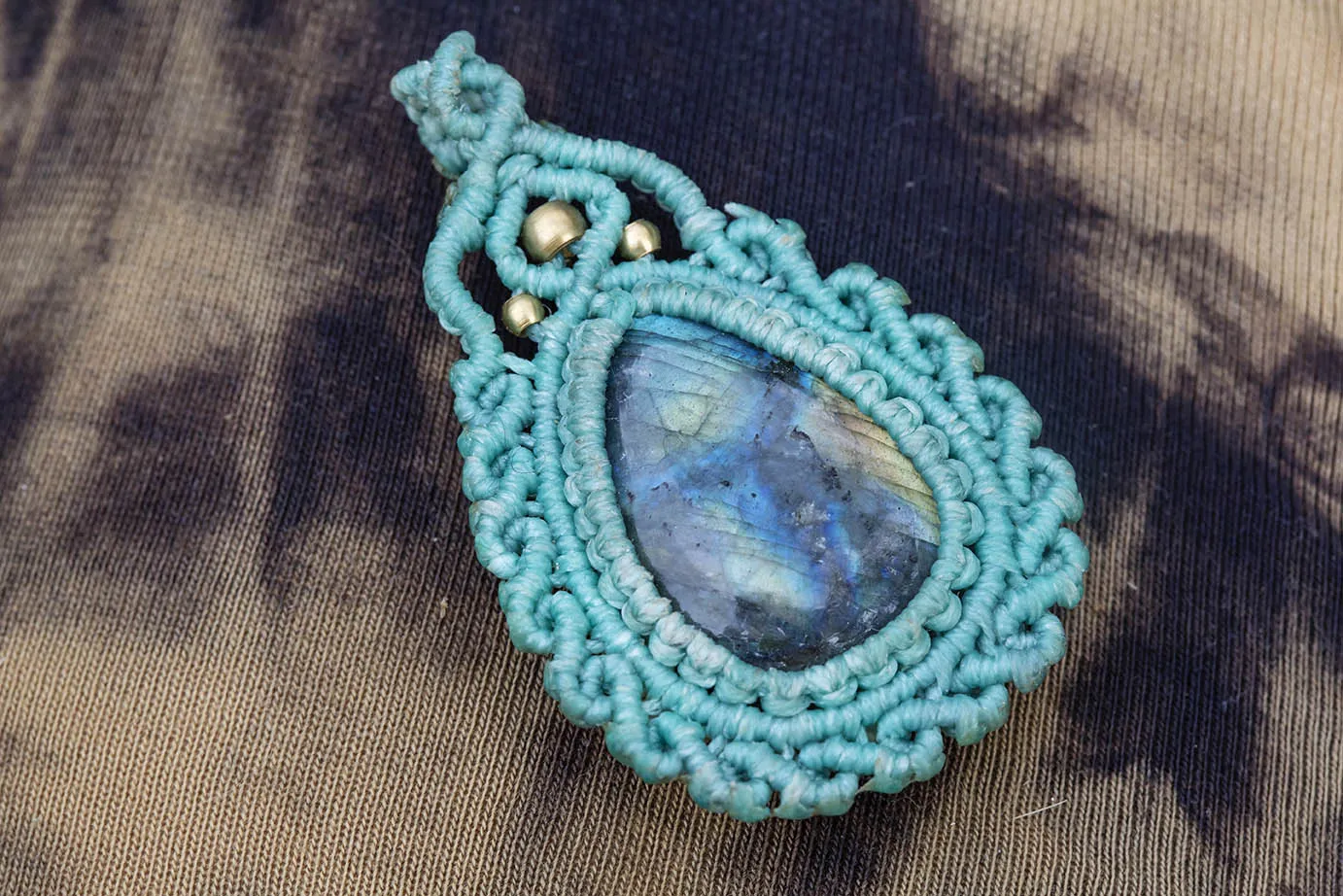 Přívěsek s labradoritem