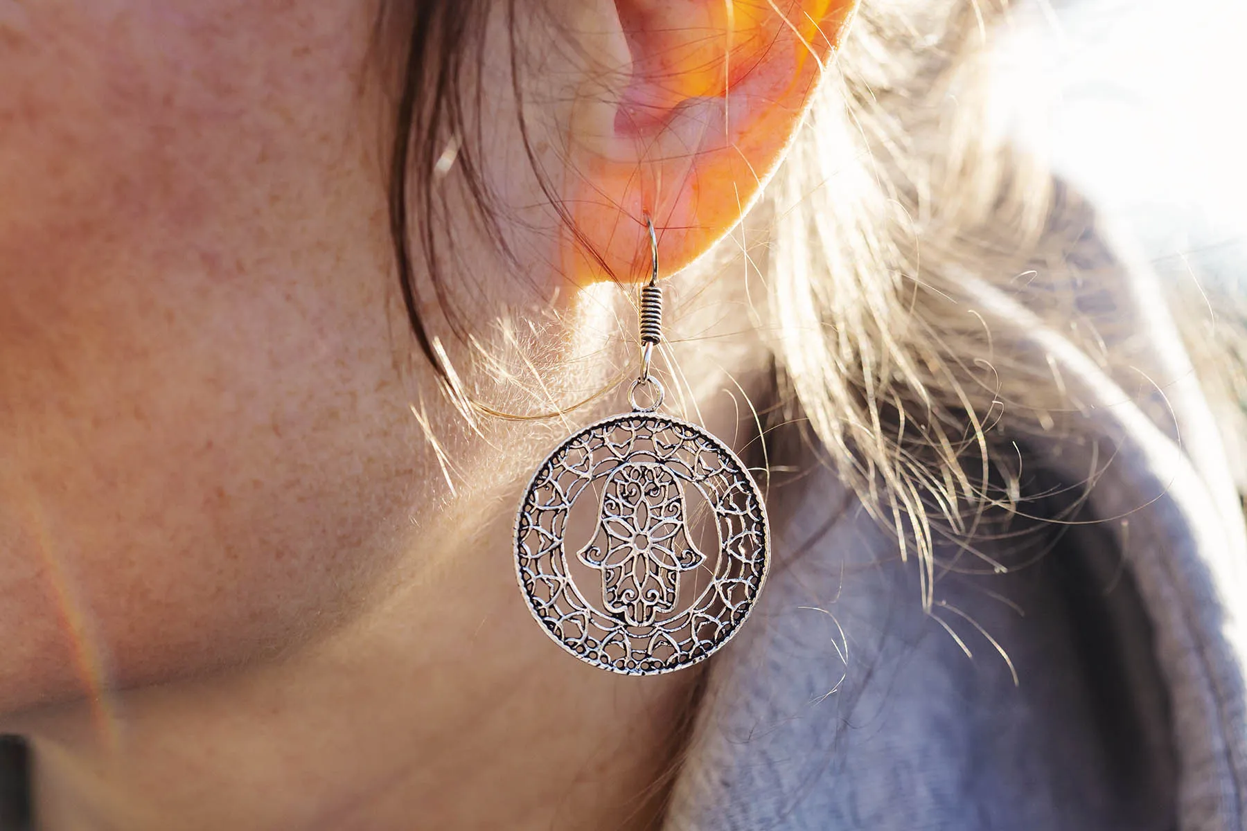 Náušnice hamsy v mandale