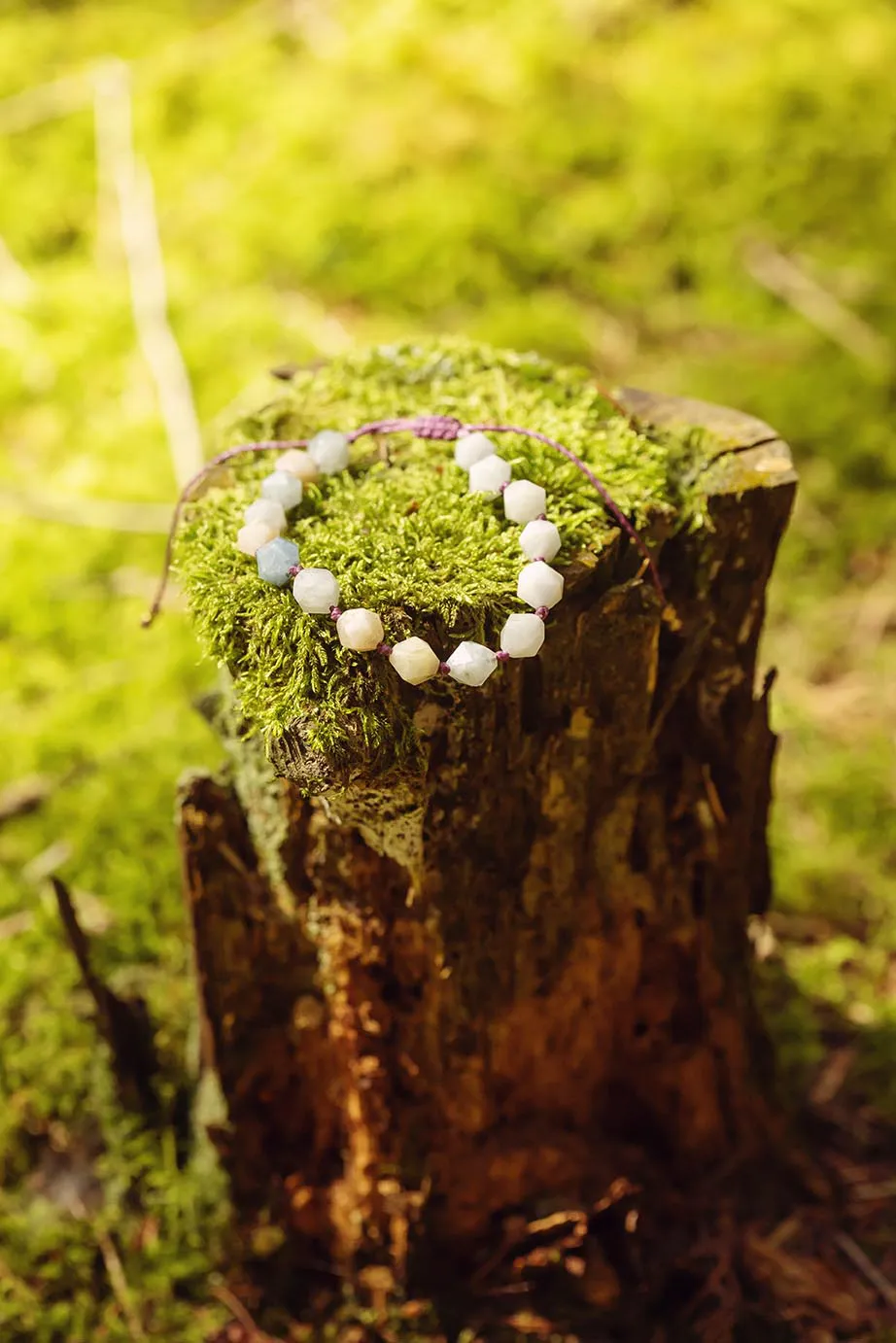 Náramek s morganity