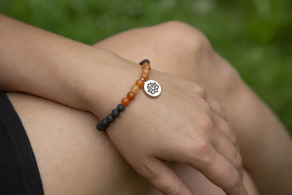 Náramek s karneolem a lávou