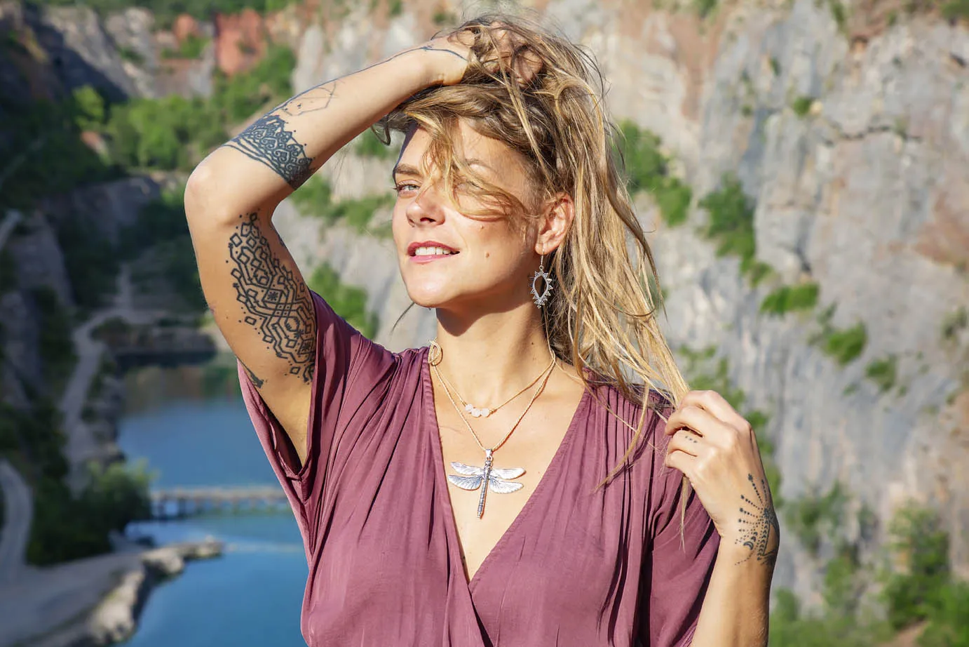 Náhrdelník s růženíny