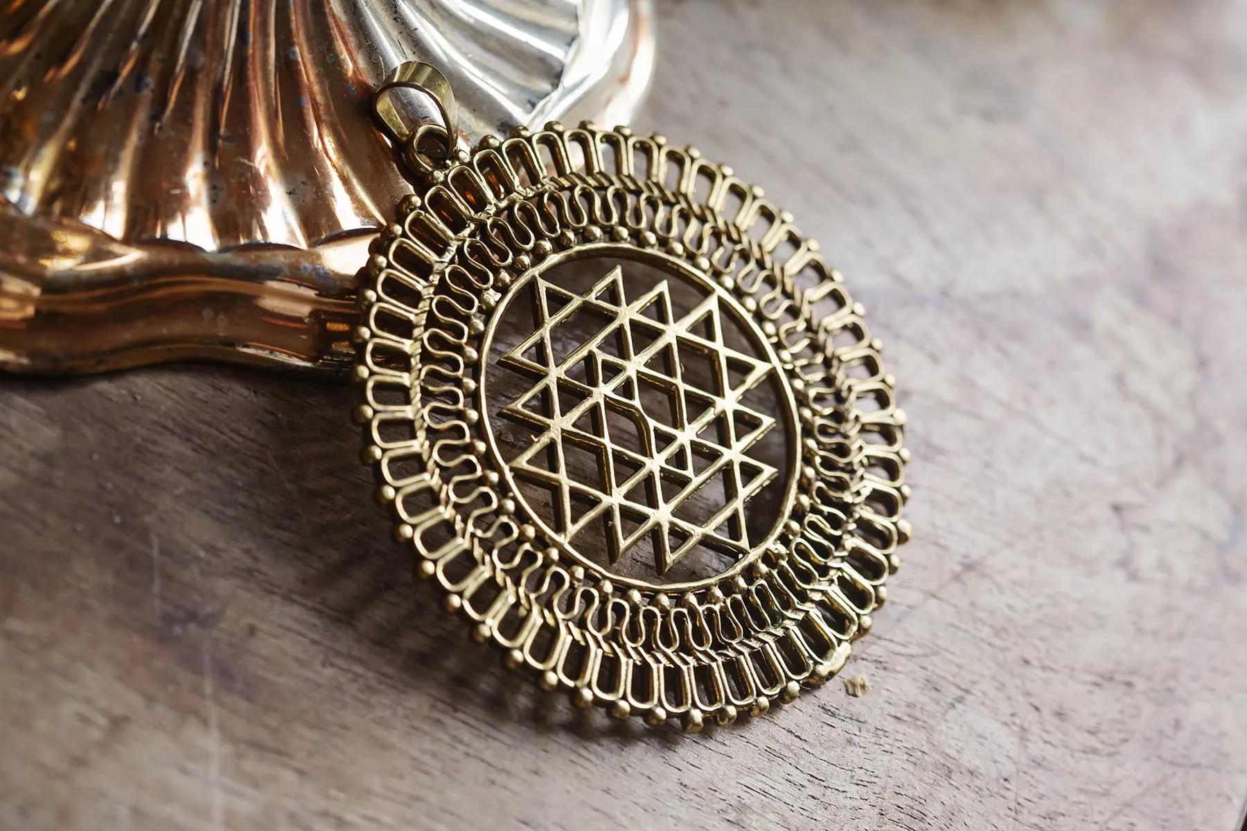 Přívěsek šrí jantra