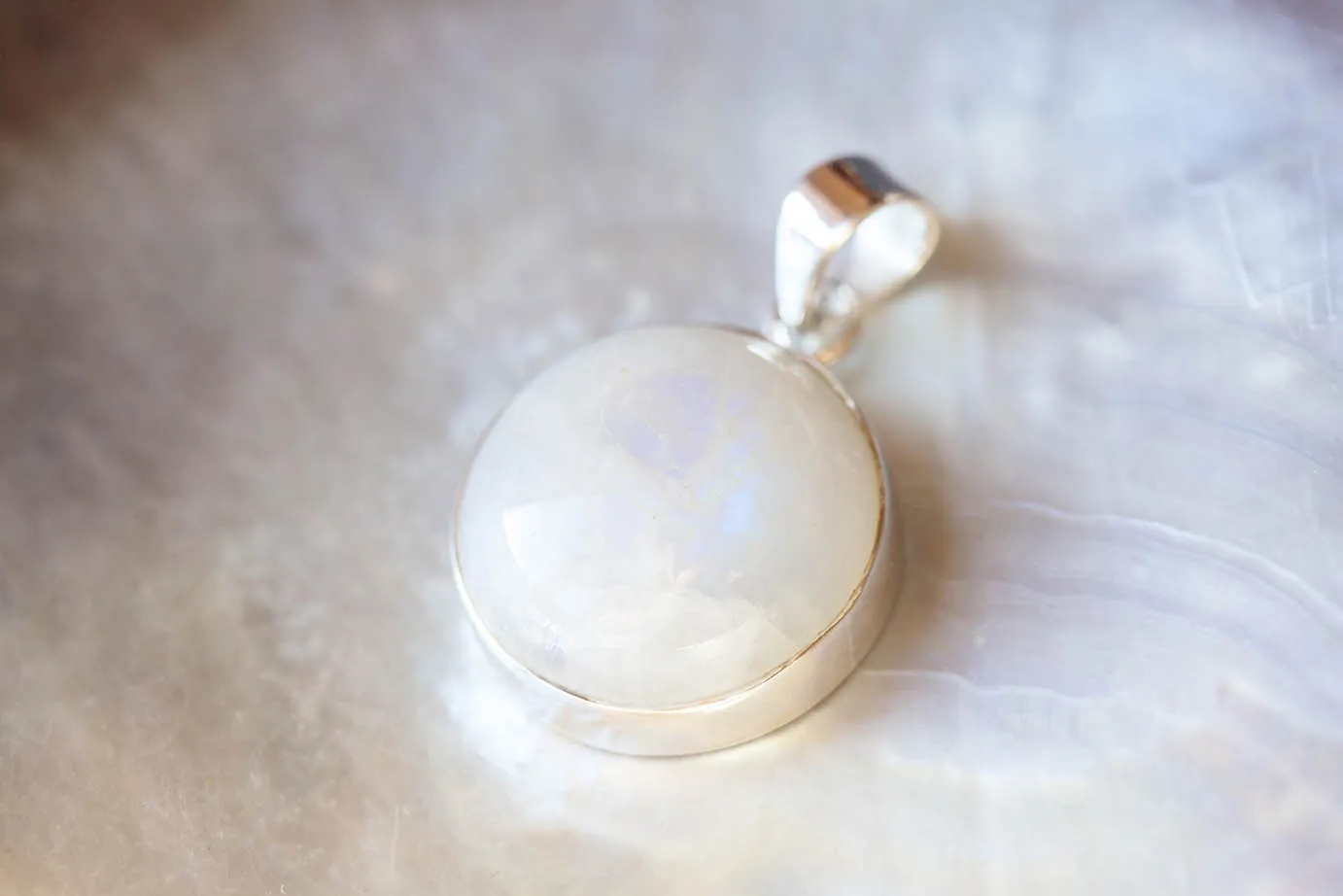 Přívěsek měsíční kámen