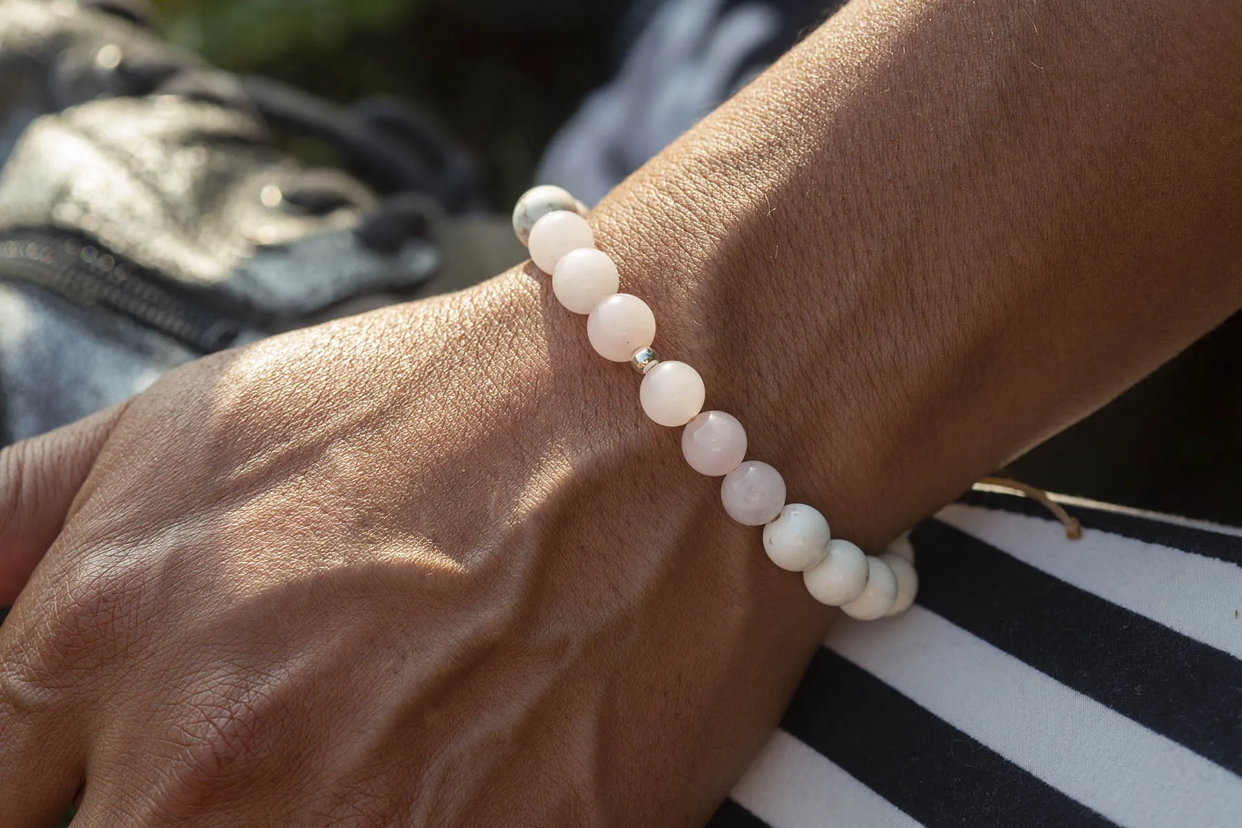 Náramek s růženínem - M