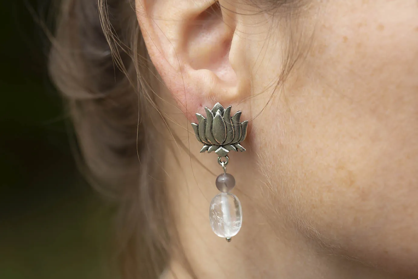 Náušnice lotosy s křišťály a acháty