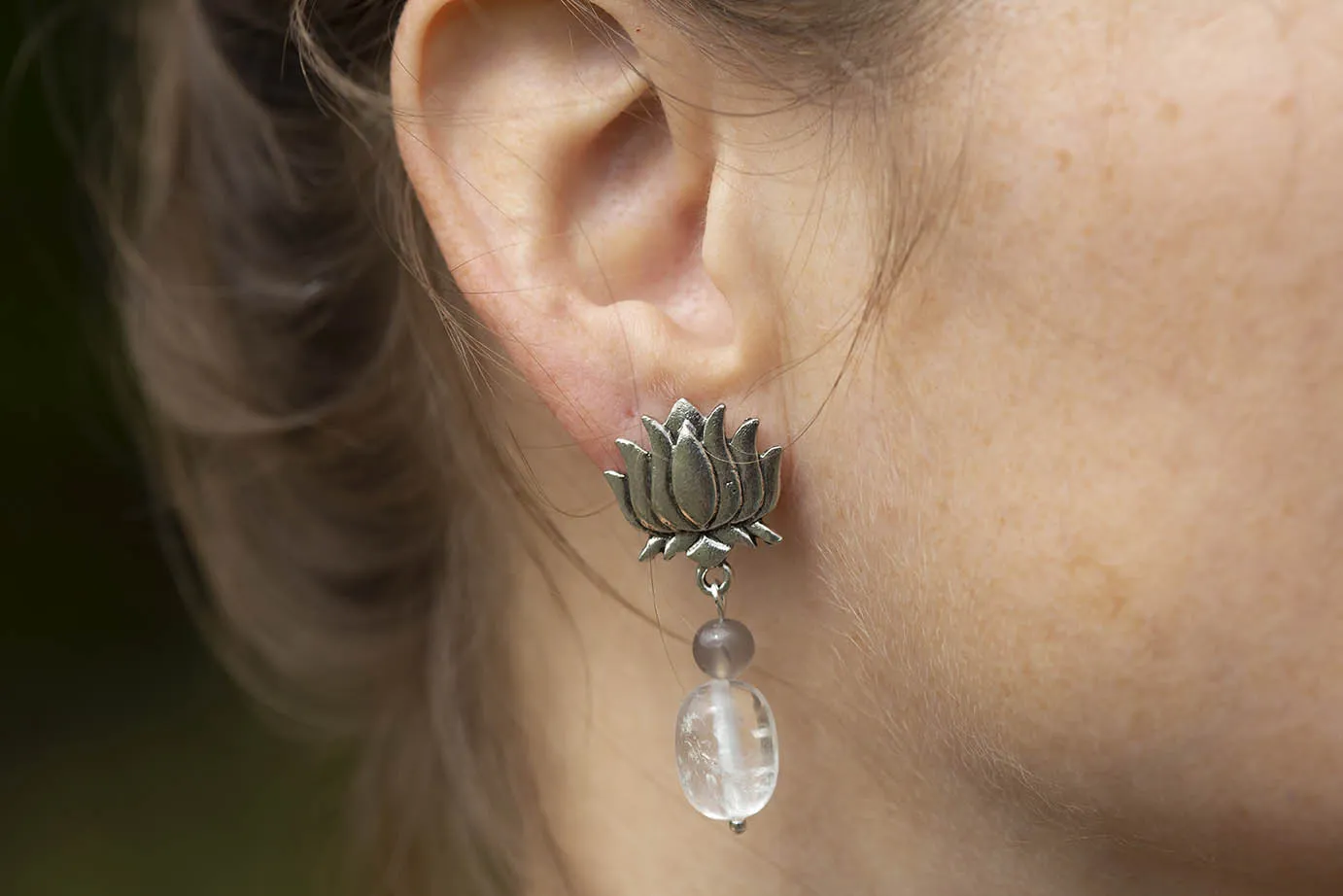 Náušnice lotosy s křišťály a acháty