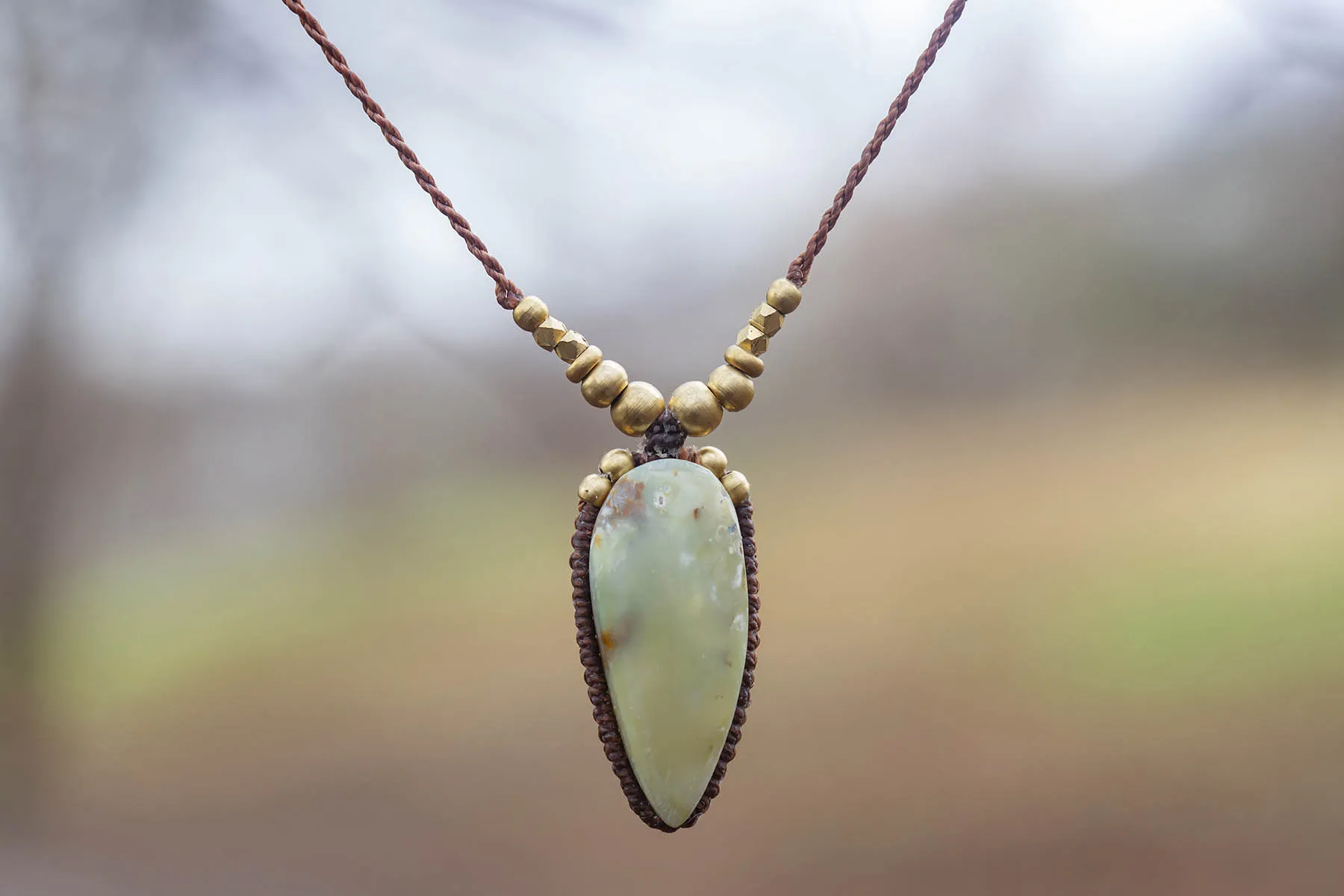 Náhrdelník se zeleným opálem