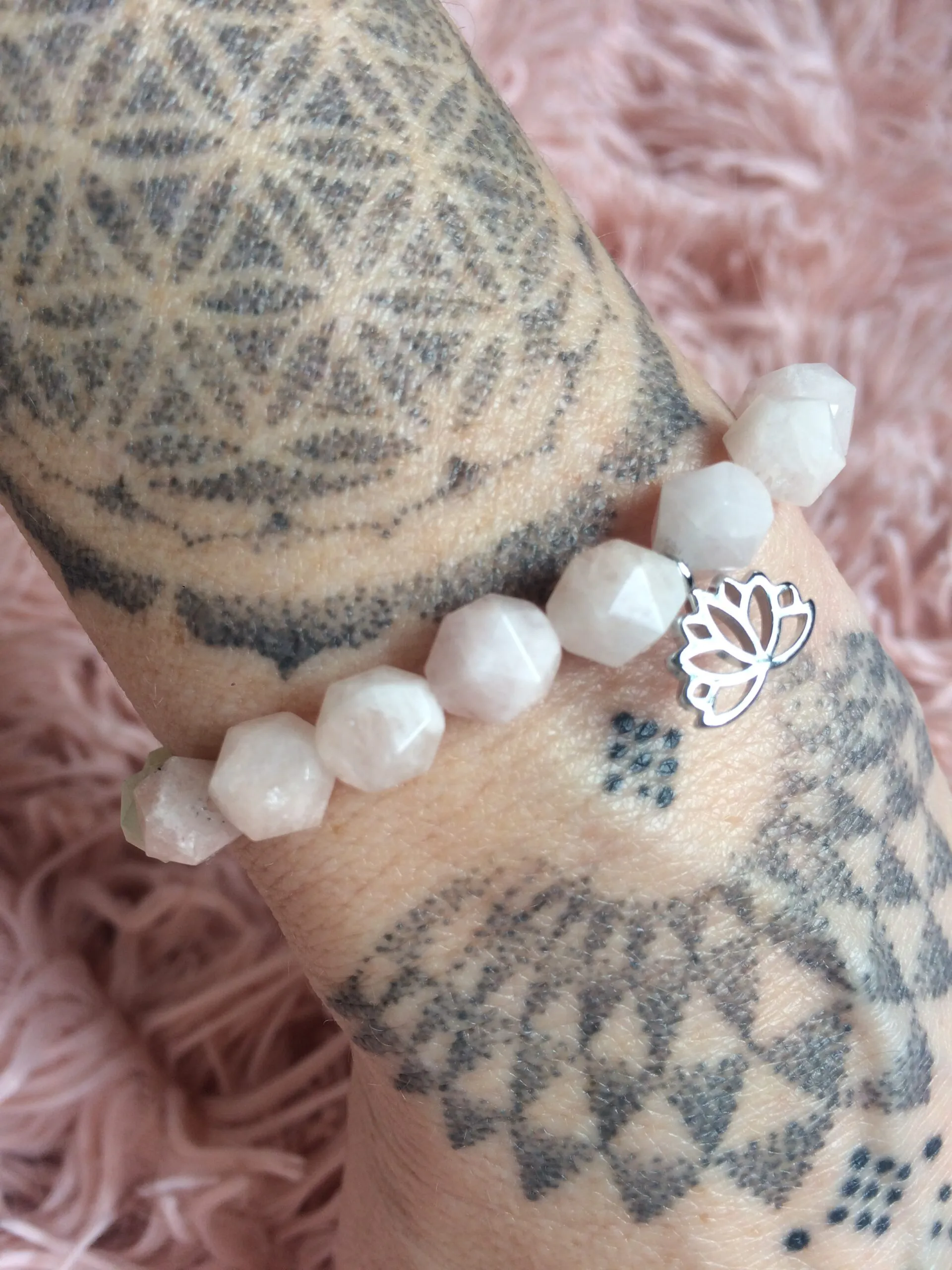 Náramek s morganity - S