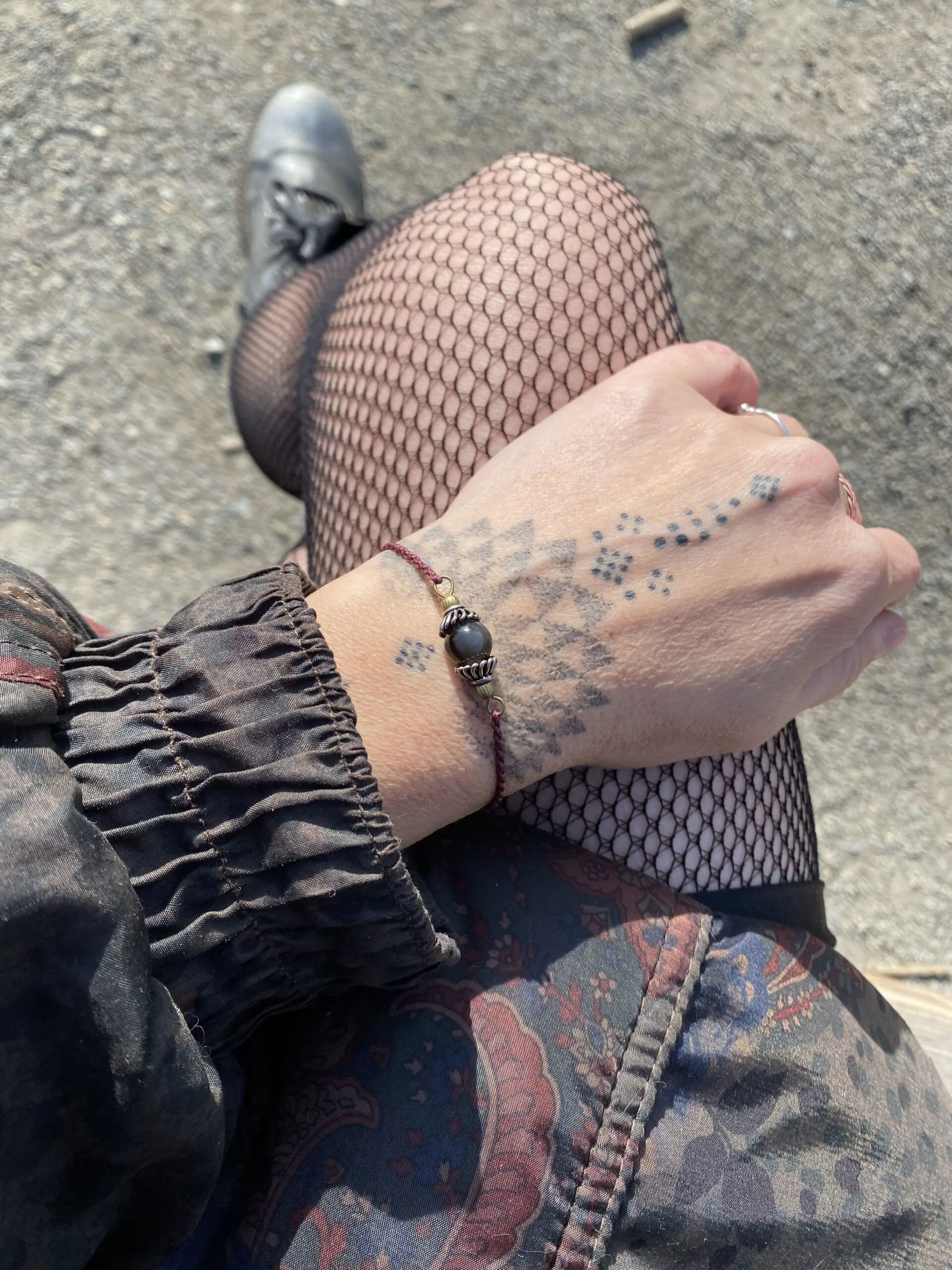 Náramek se záhnědou