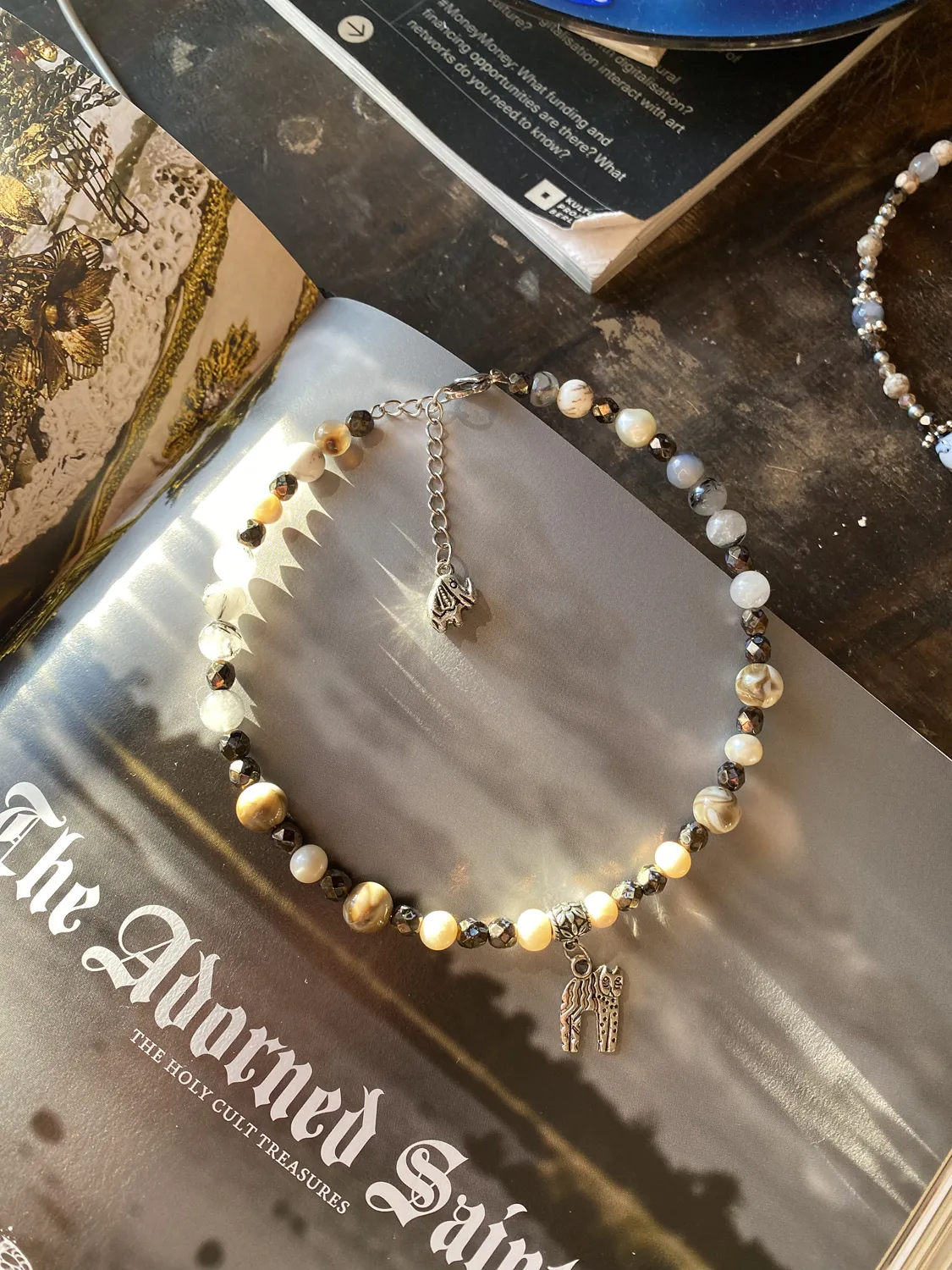 Druhý náhrdelník s kočkou