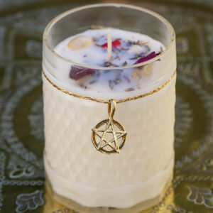 Sójová svíčka s pentagramem
